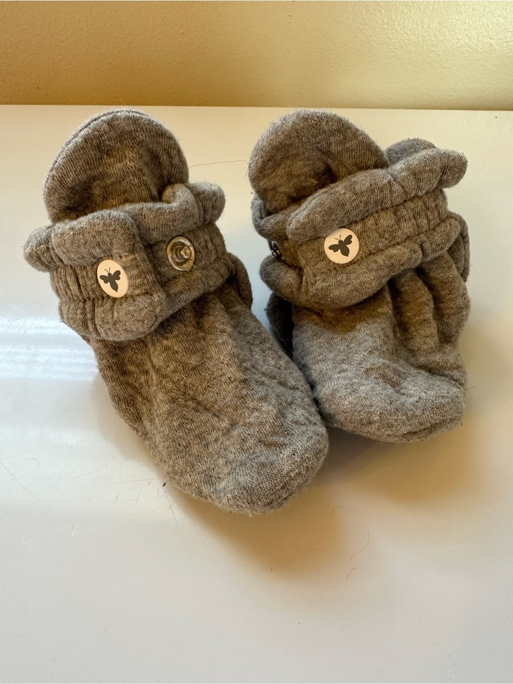 Burt's Bees Baby Quilted Bee Stay-On Booties Heather Grey 6-9 Months